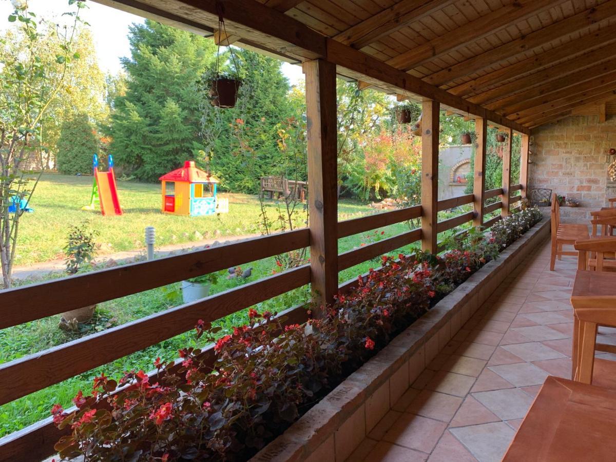 Domacinstvo Bakic Country house