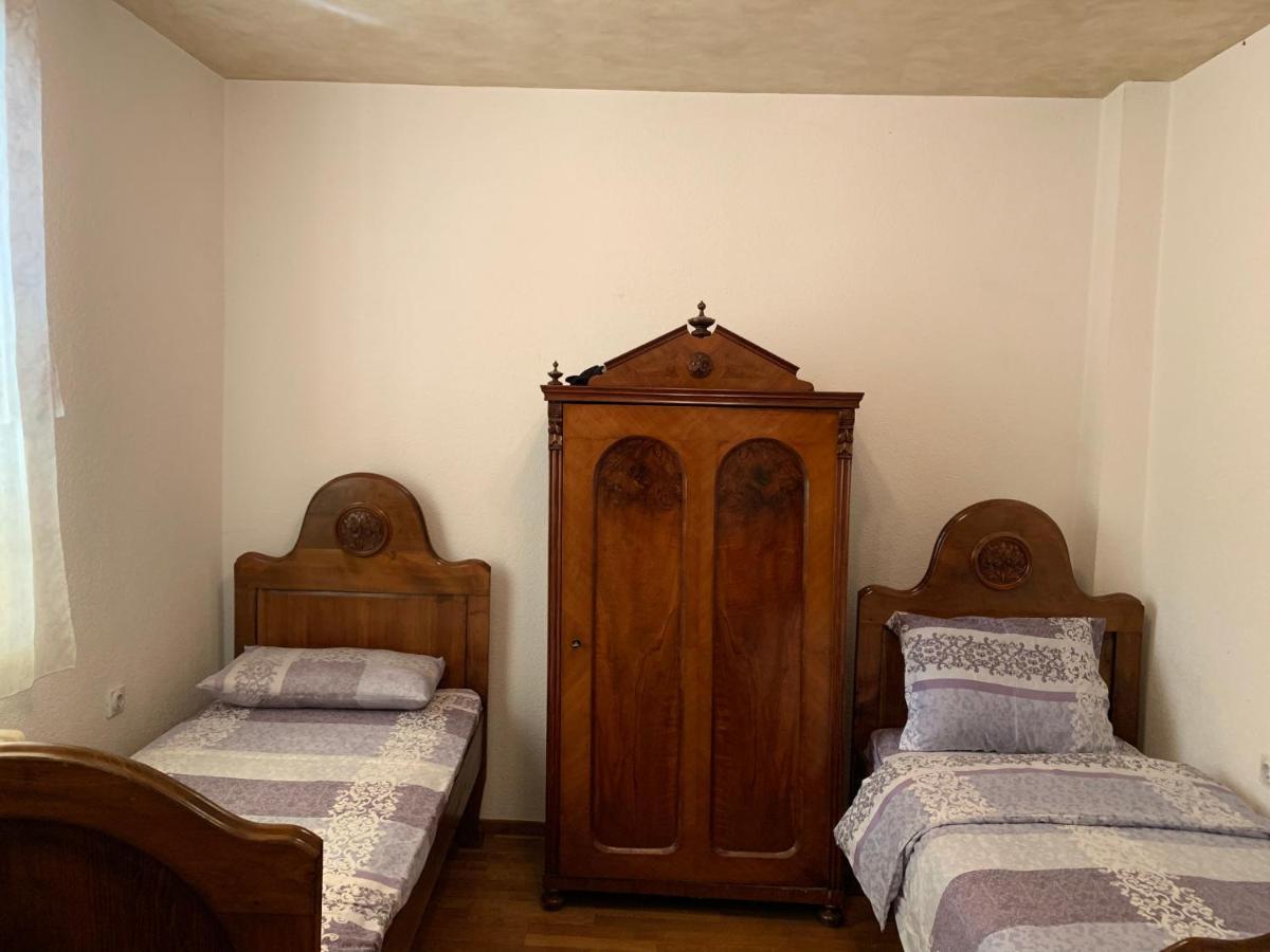 Domacinstvo Bakic Country house